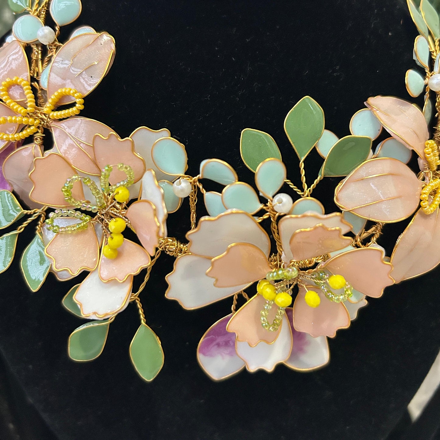 Lilly Necklace & earrings