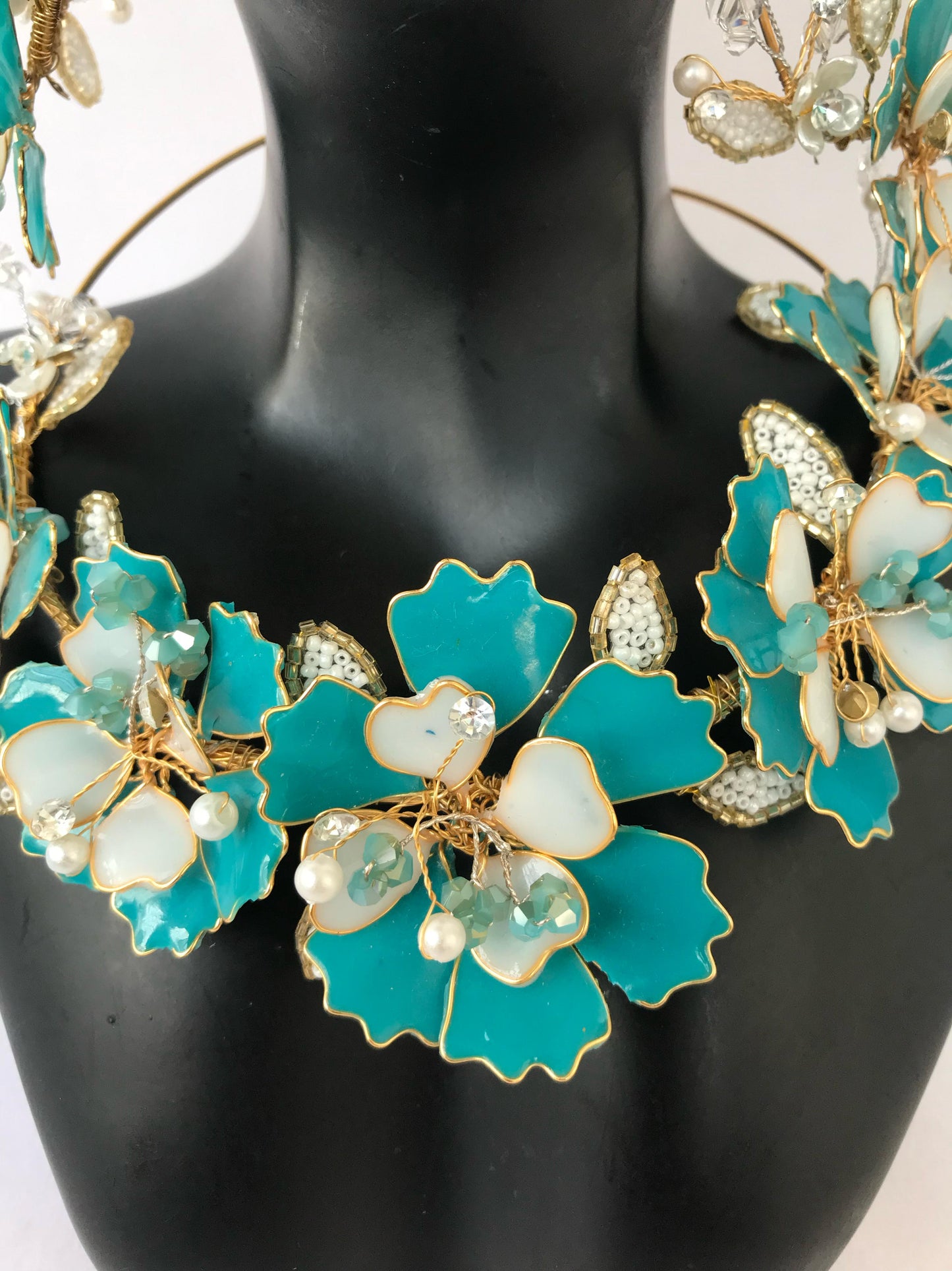 Anna Necklace & earrings