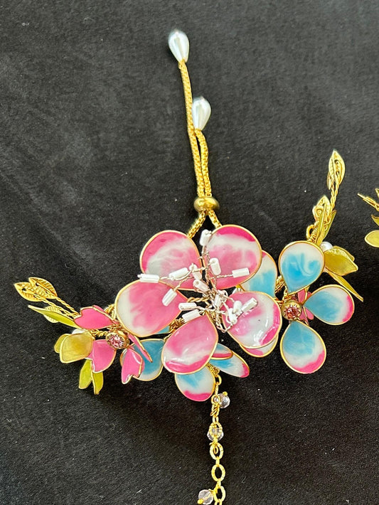 Adeline hand Harness