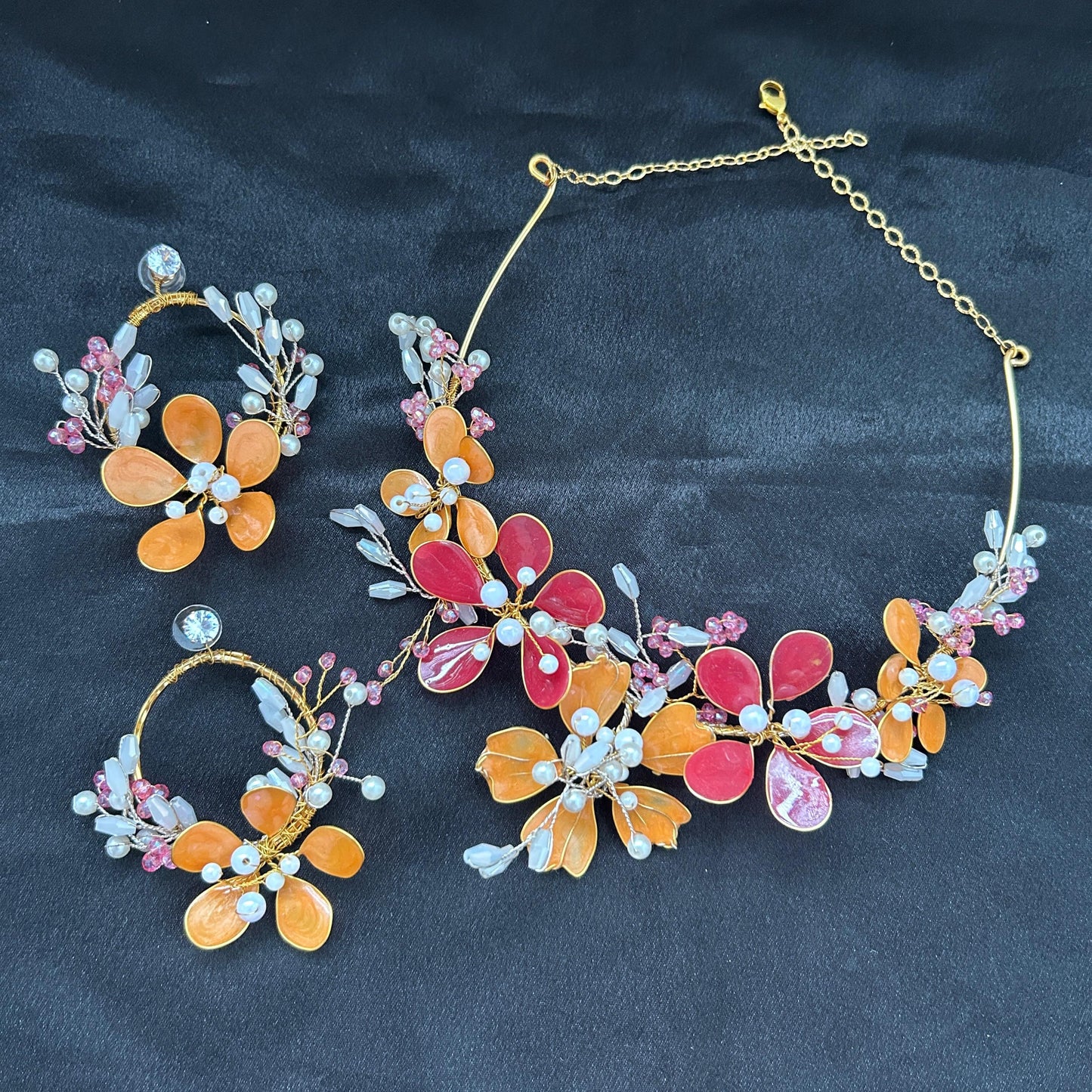 Sara Necklace & earrings