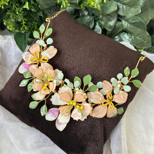 Lilly Necklace & earrings