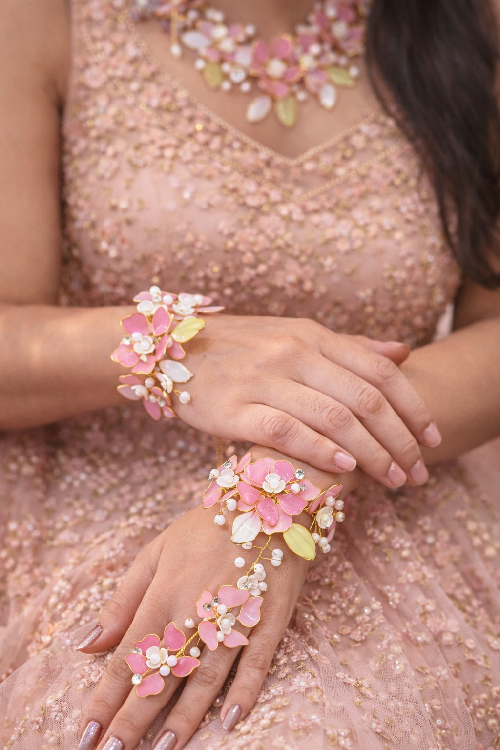 Amirah hand Harness