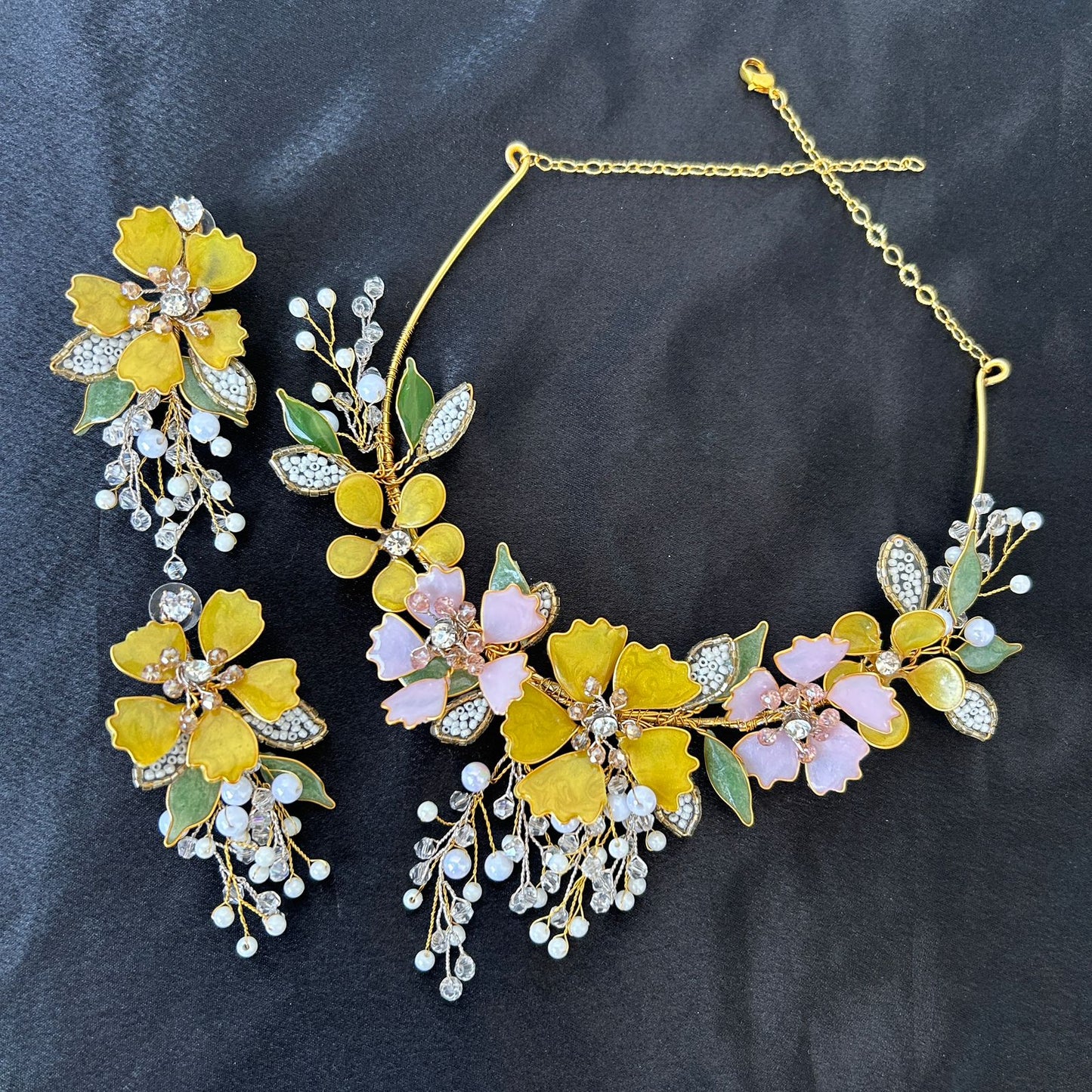 Lucy Necklace & earrings