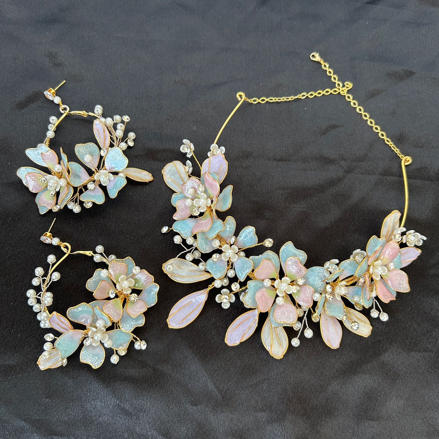 Nora Necklace & earrings
