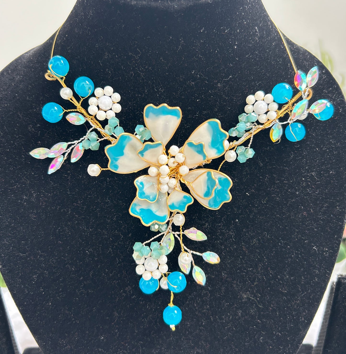 Romina Necklace & earrings