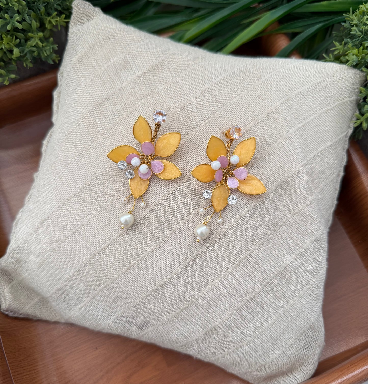 Noera Necklace & earrings