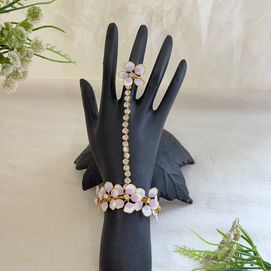 Sofia hand Harness