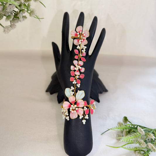 Elvira hand Harness