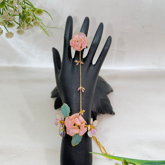 Rosé hand Harness