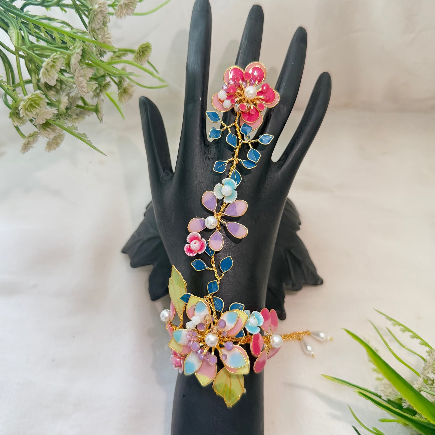 Zavira hand Harness