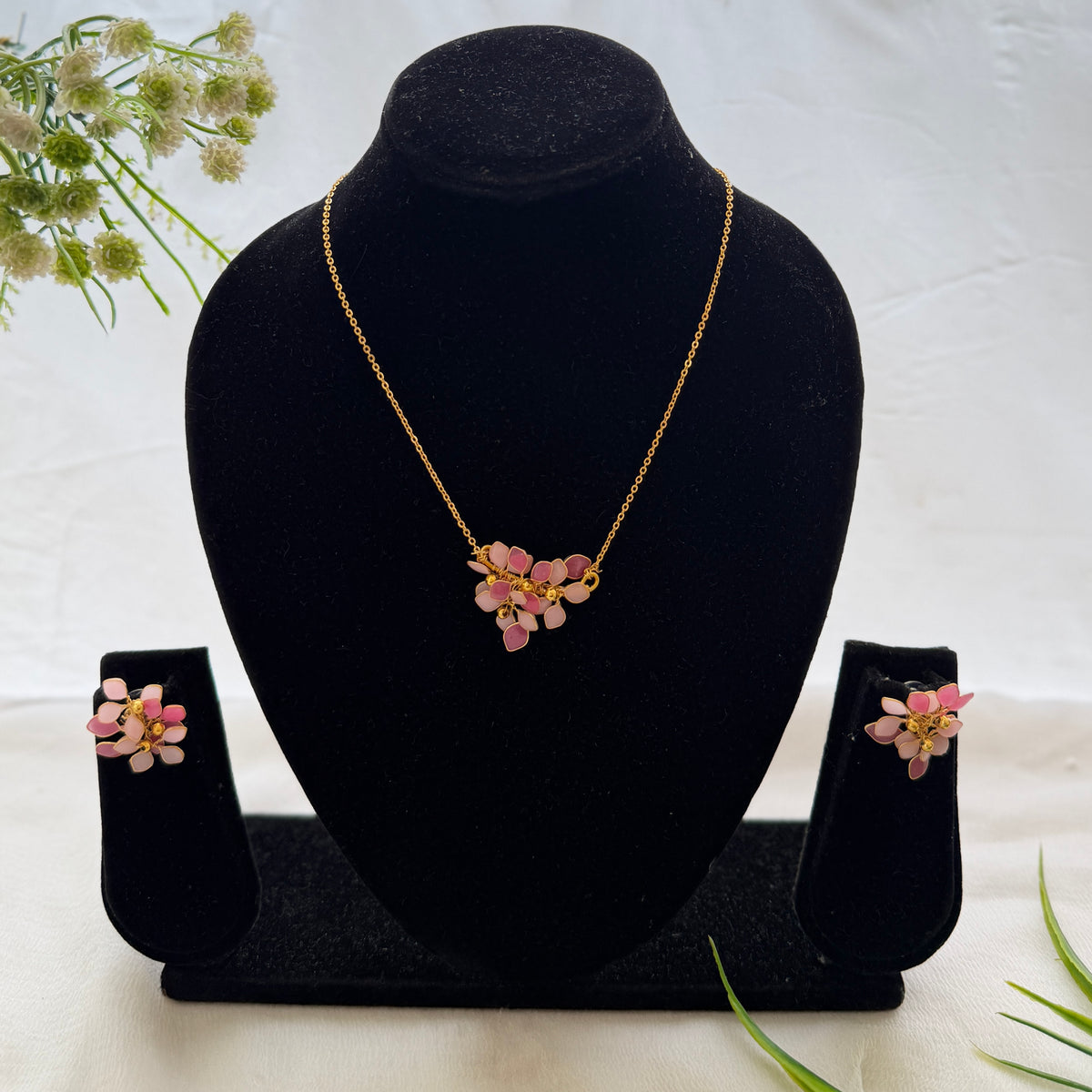 Hydria Pink Pendant & Stud