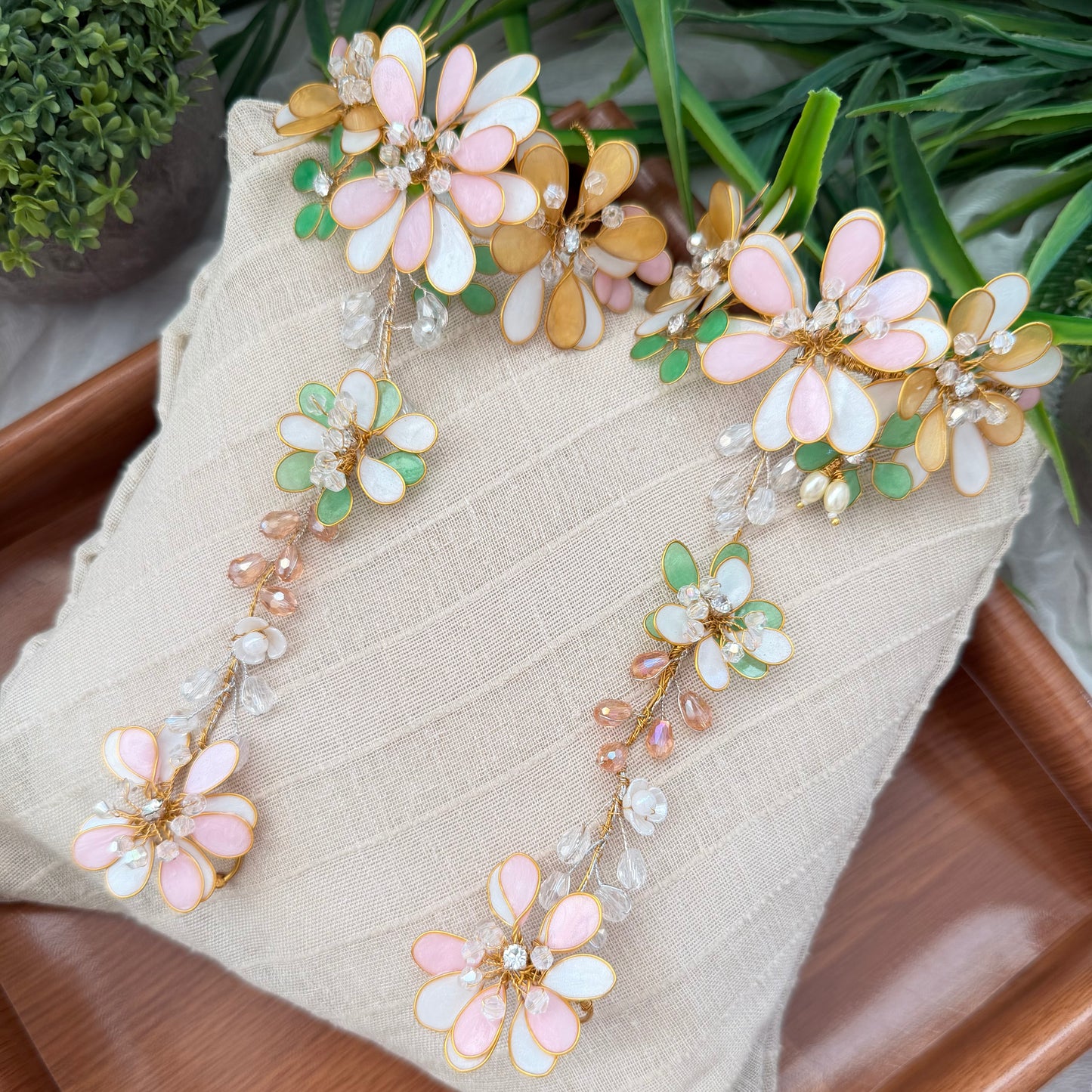Hazel hand Harness