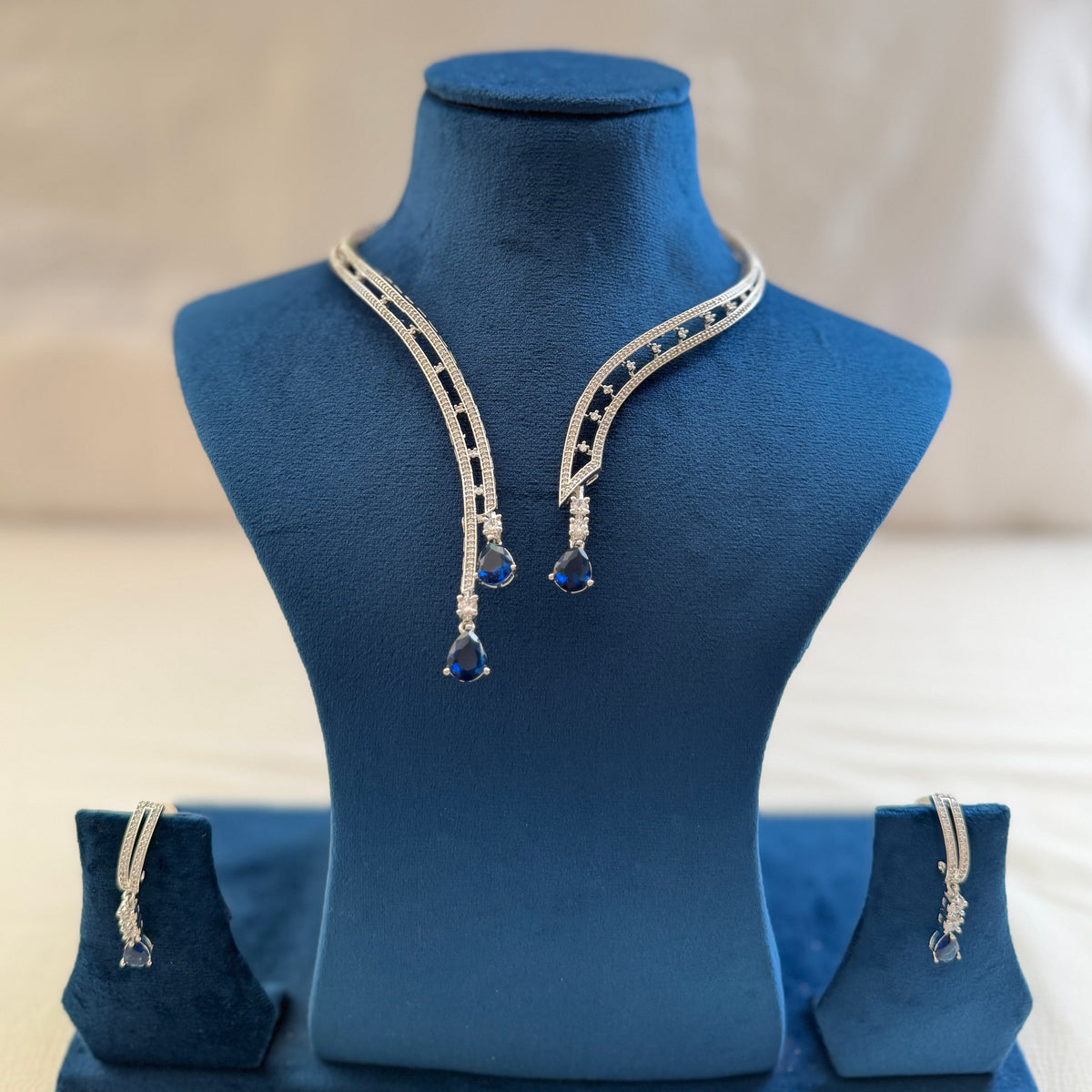 Azura Necklace & earring
