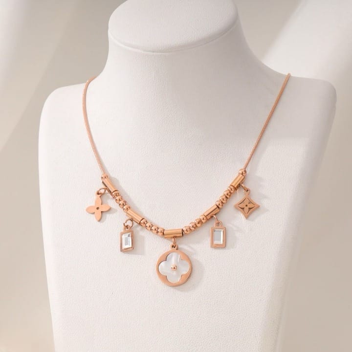 Melany Chain with Pendent