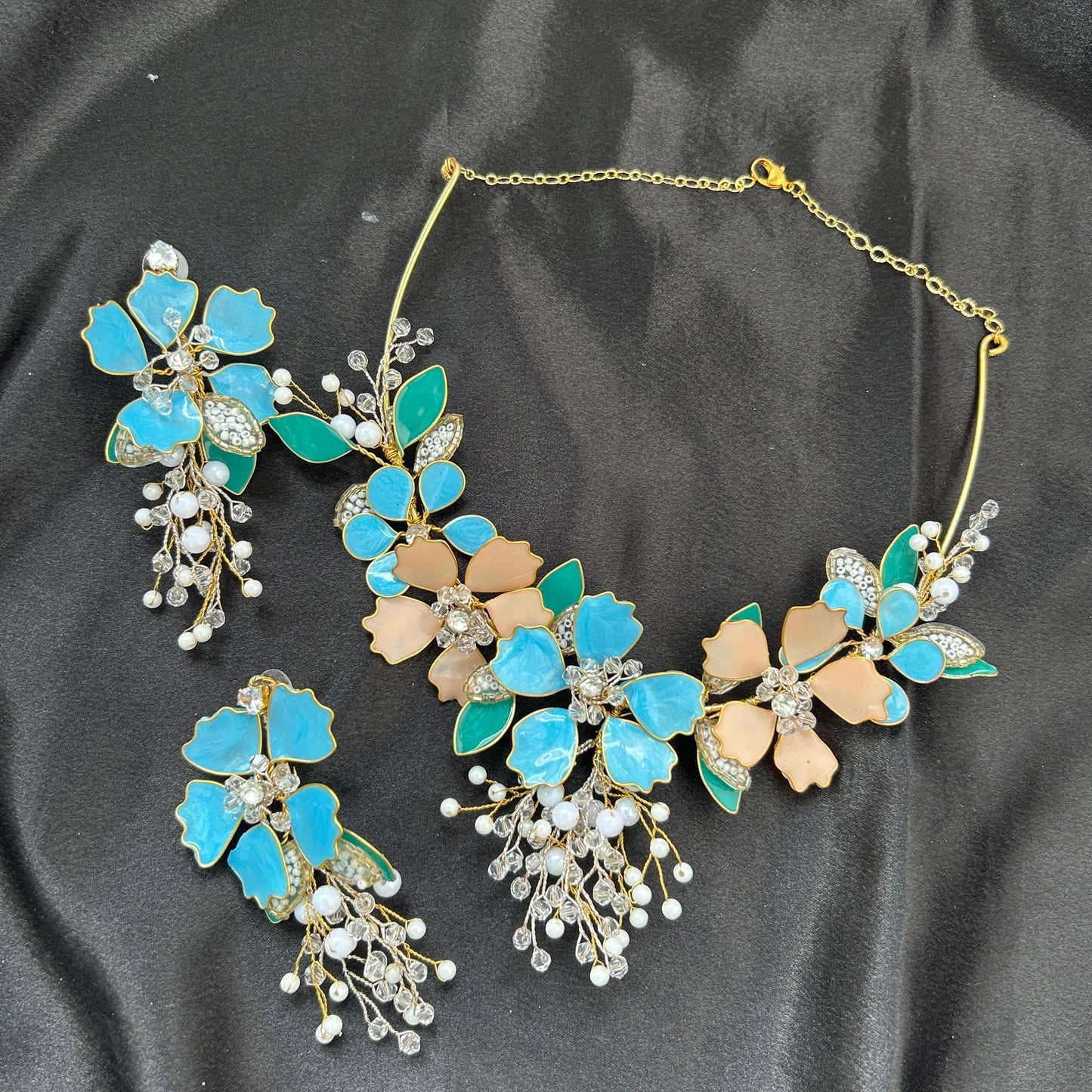 Rosie Necklace & earrings