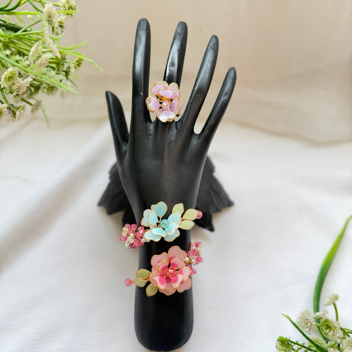 Perlora Handcuffs & Rings