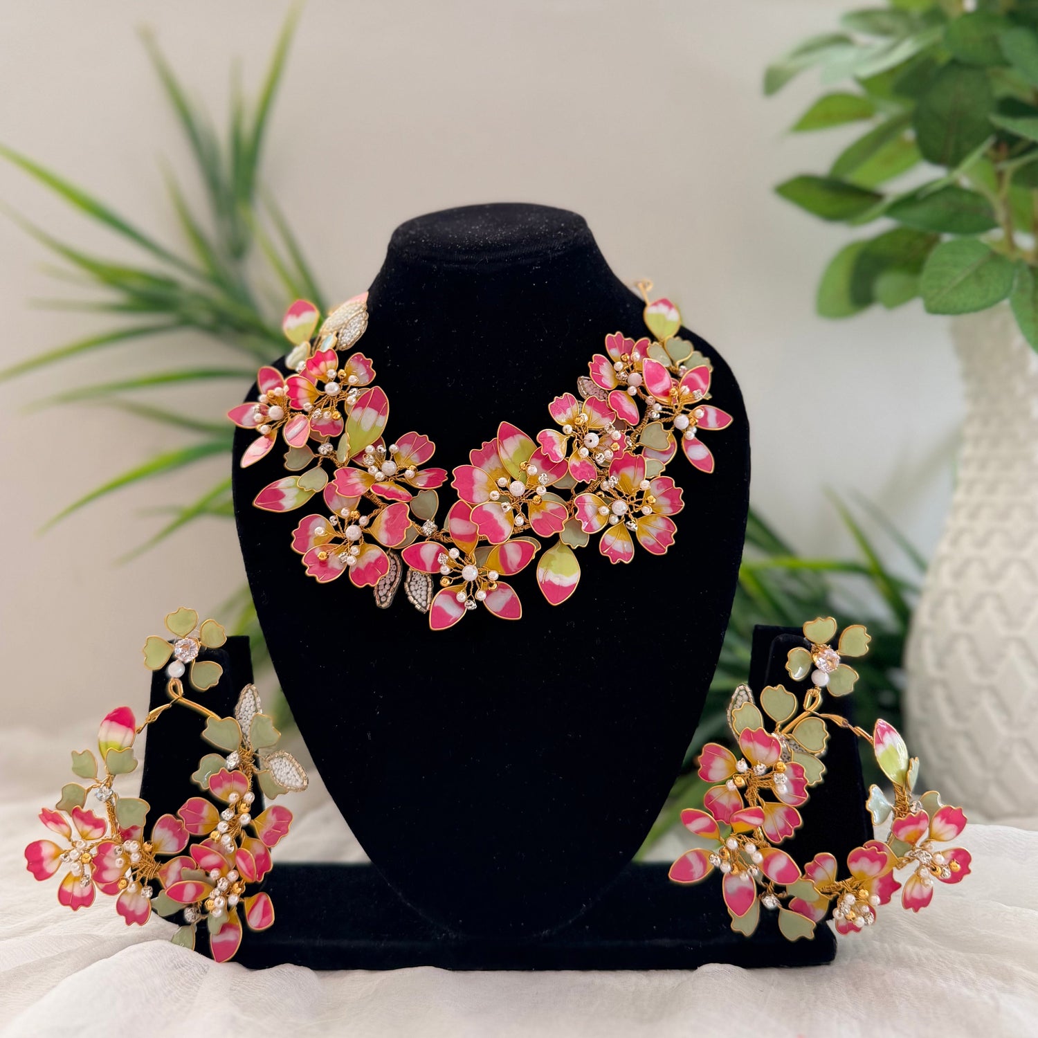 NECKLACE & EARRINGS