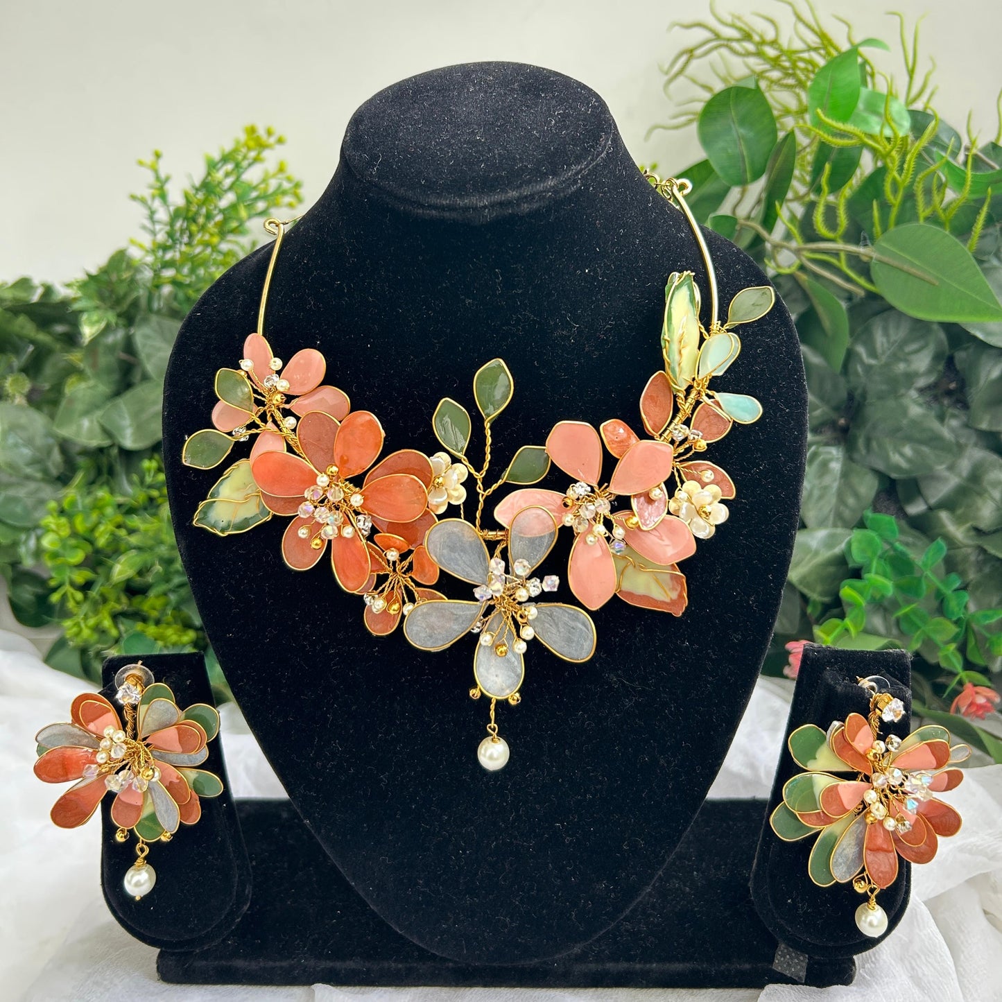Alayna Necklace & earrings