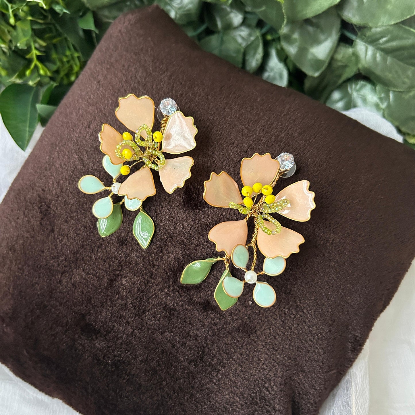 Lilly Necklace & earrings