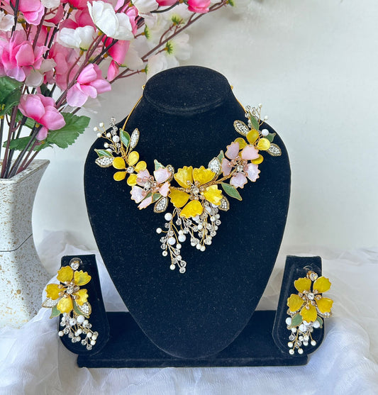 Lucy Necklace & earrings