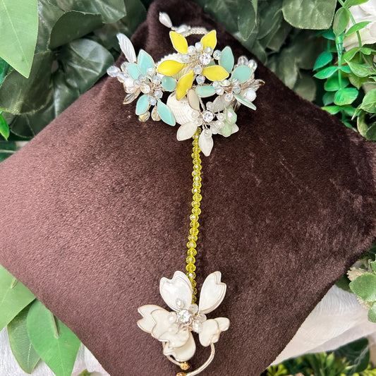 Nyla hand Harness