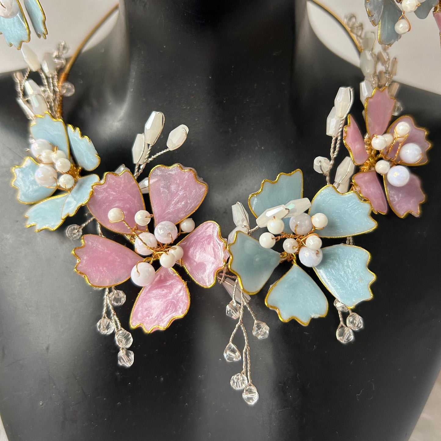 Kylie Necklace & earrings