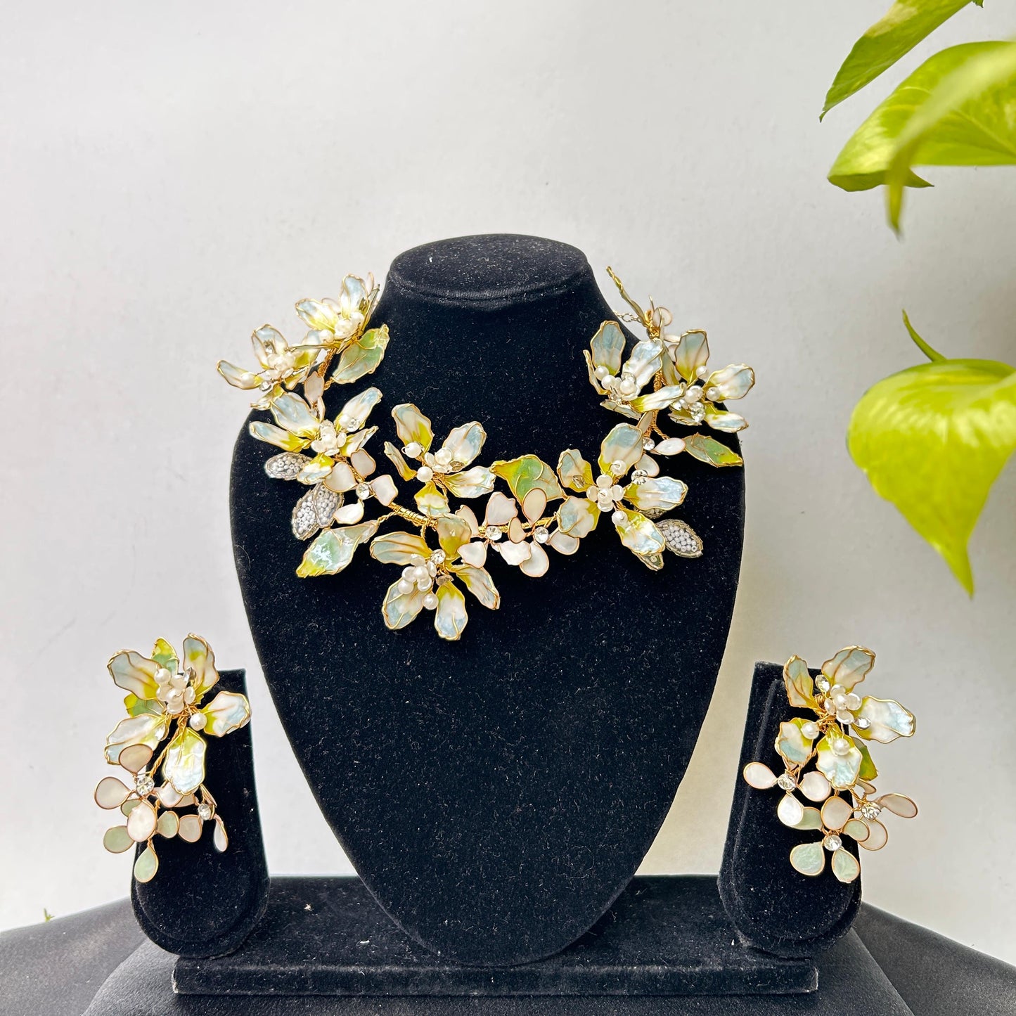 Kaylee Necklace & earrings