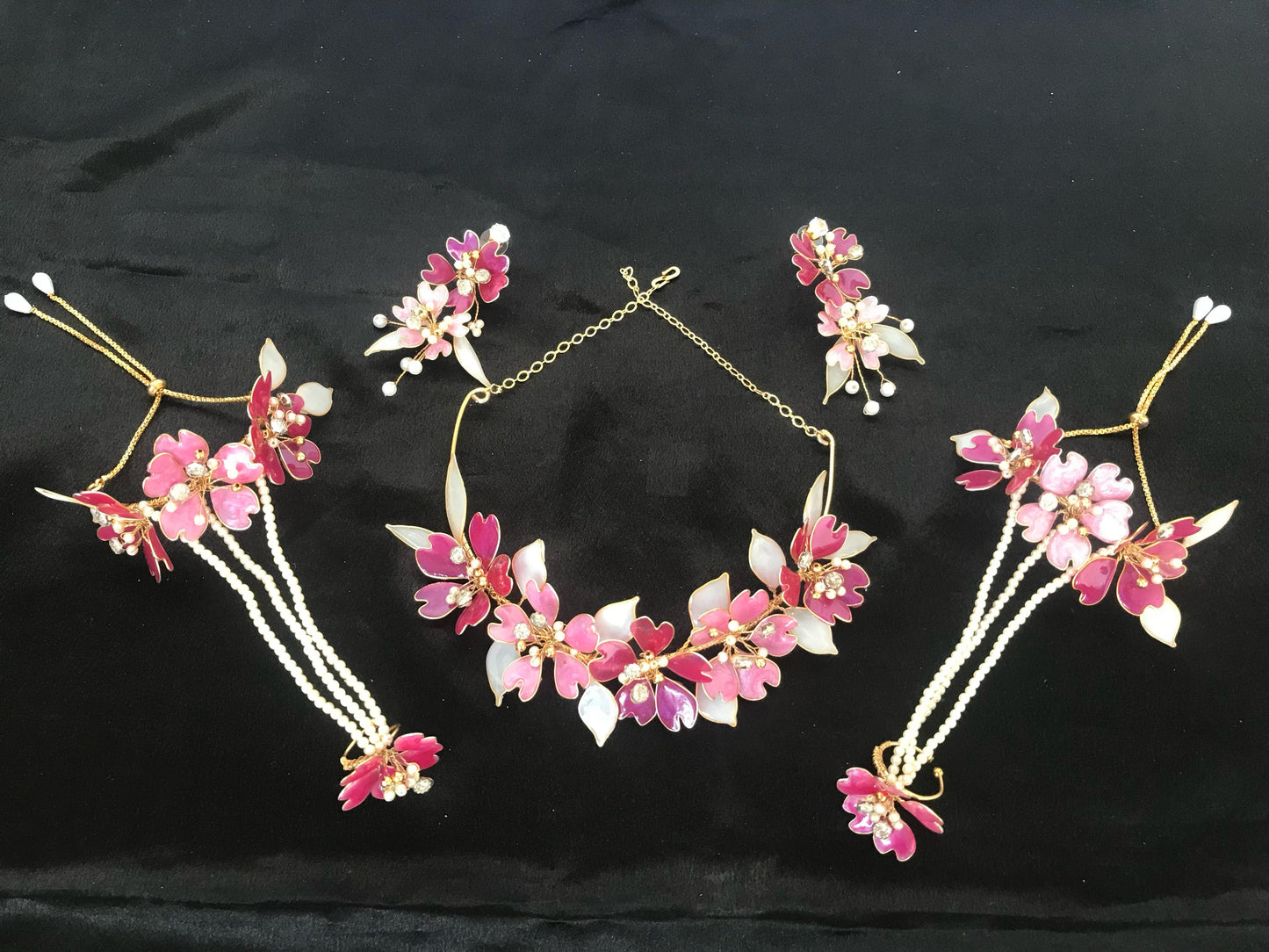 Sarah Set