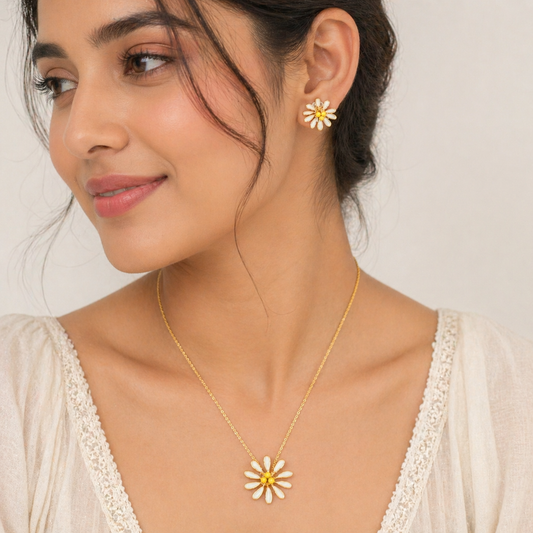 Daisy Pendant & Stud