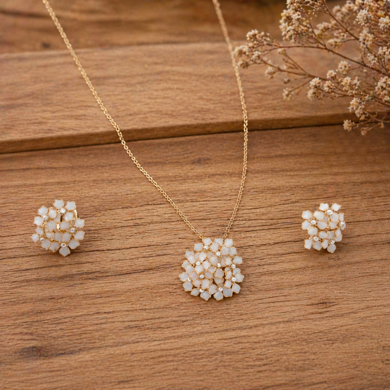 Alyssum Pendant & Stud