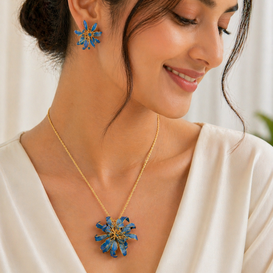 Spider-Lily Pendant & Stud