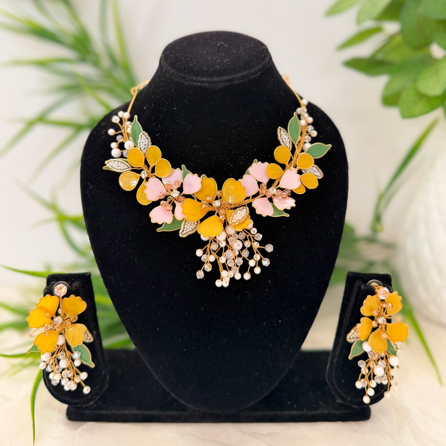 Lucy Necklace & earrings