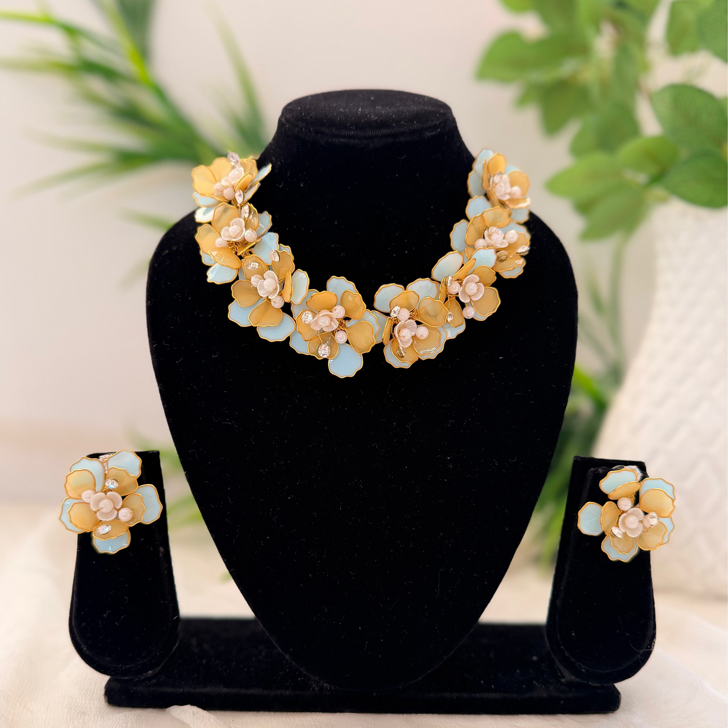Lumera Necklace & earrings