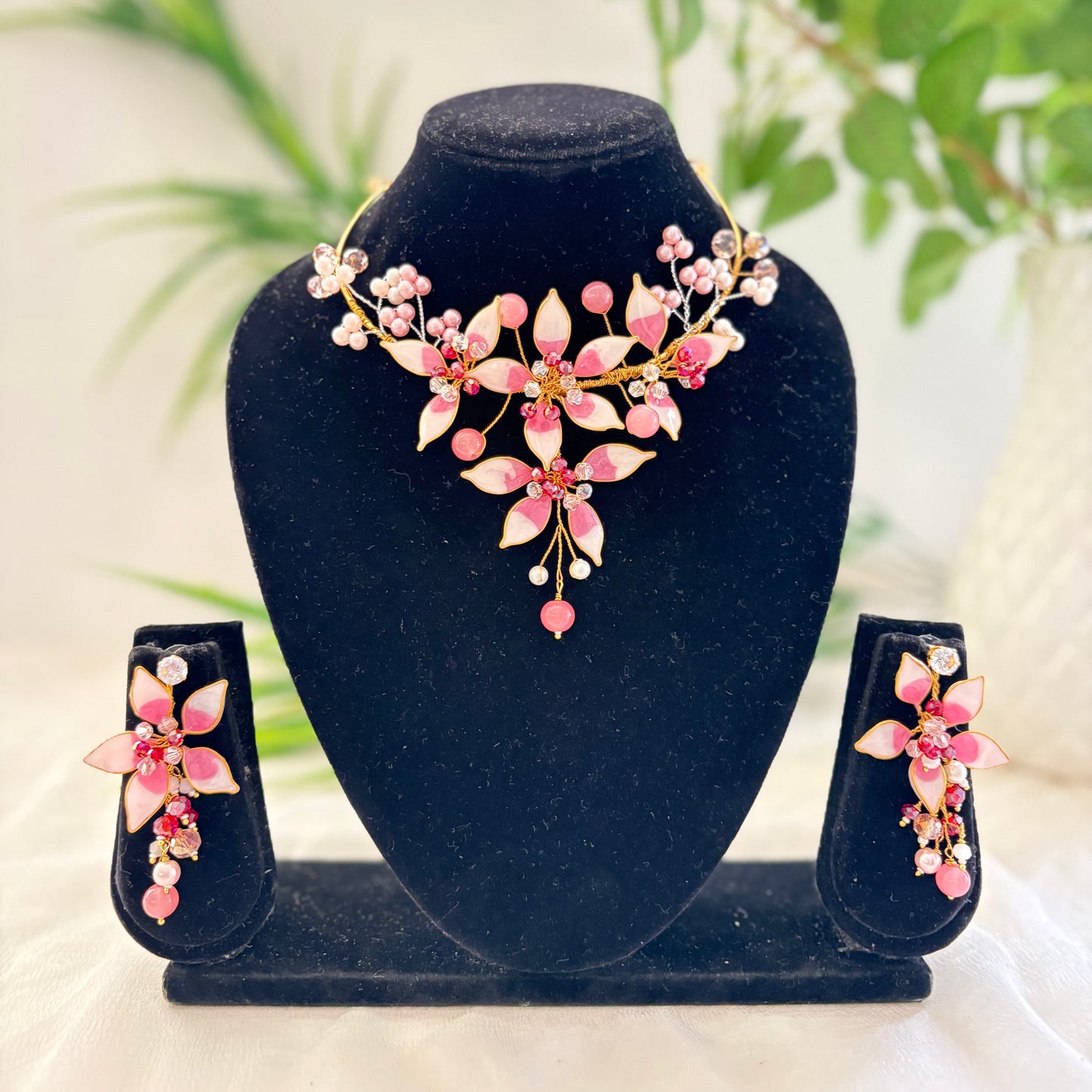 Aurisse Necklace & earrings