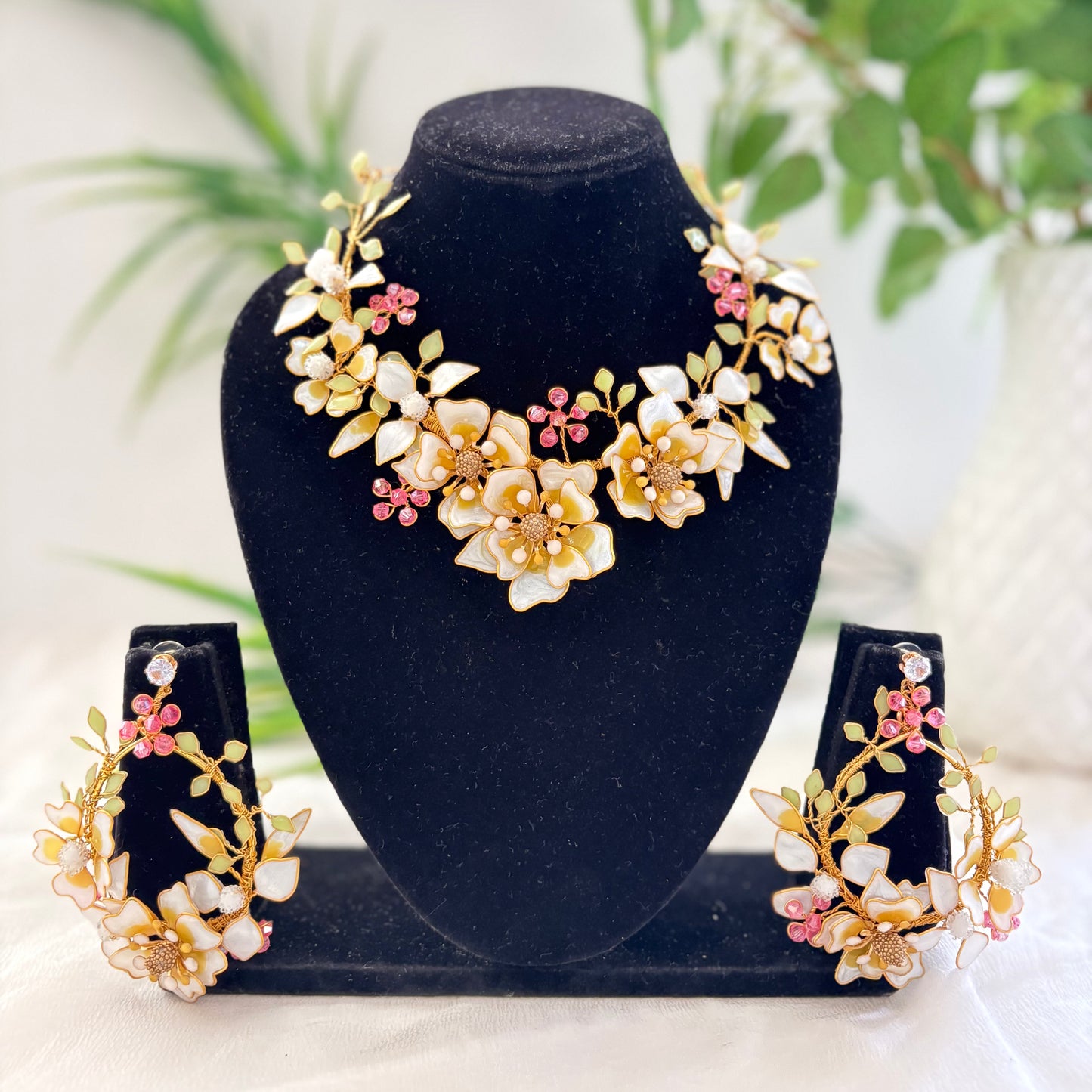Elysia Necklace & Earrings