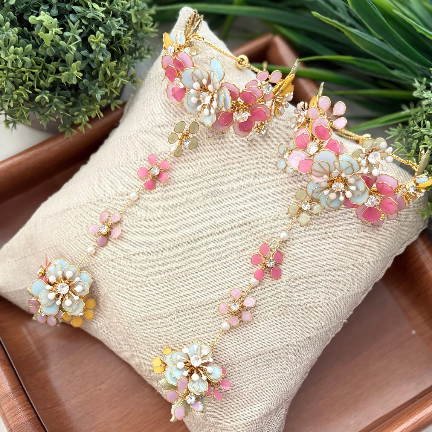 Maira Set