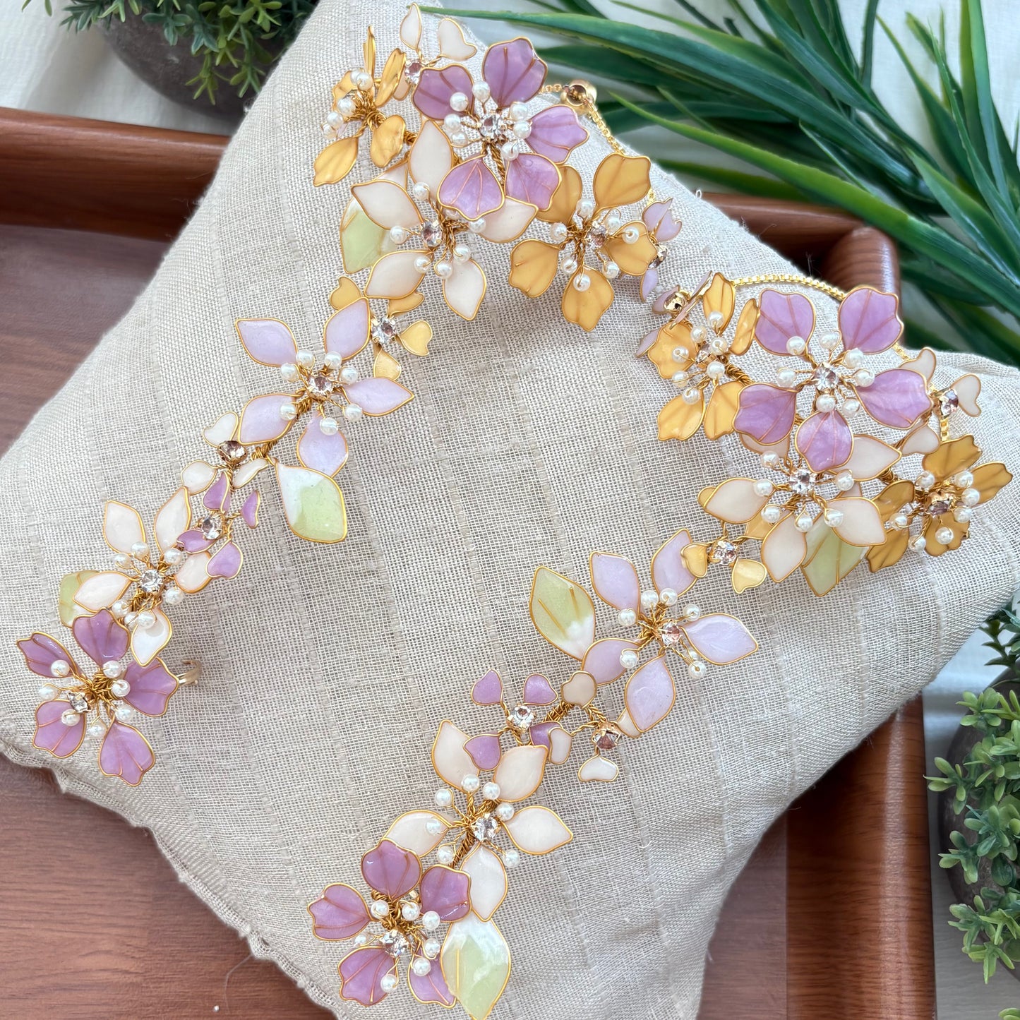 Aura hand Harness