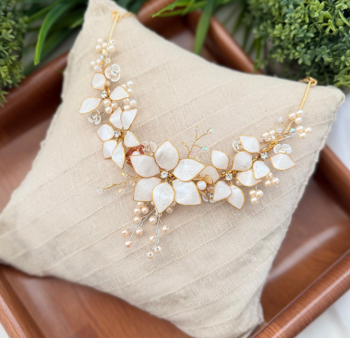 Aurea Necklace & earrings