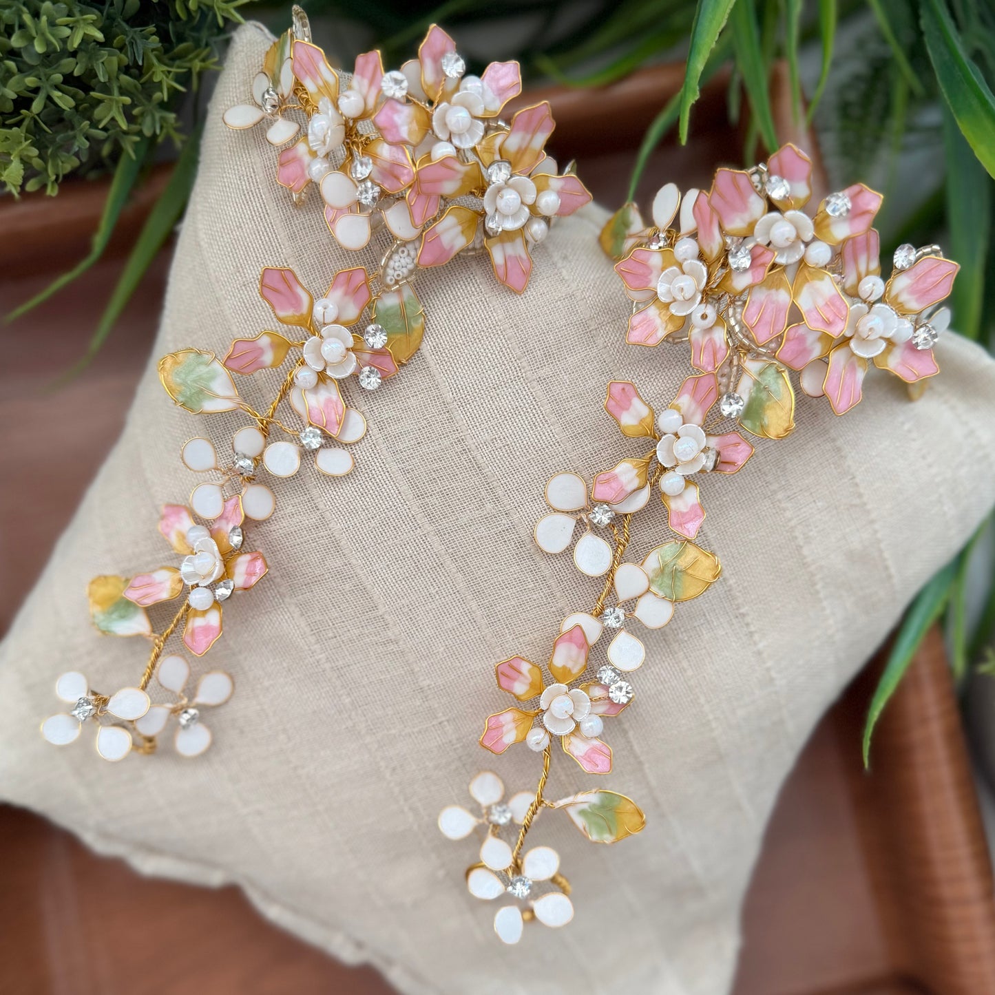 Avelora hand Harness