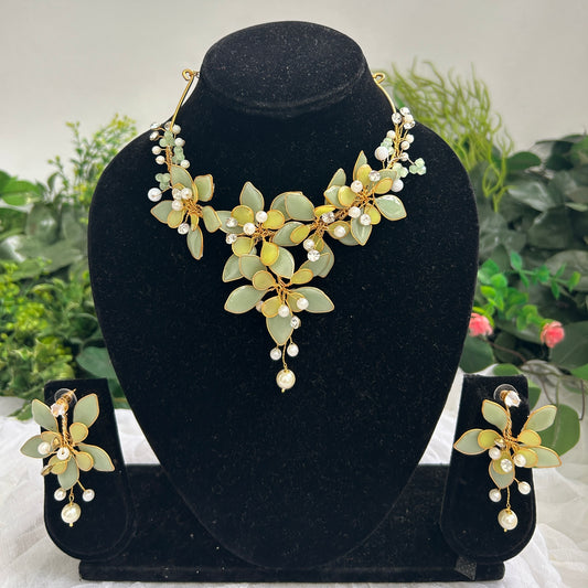 Macie Necklace & earrings