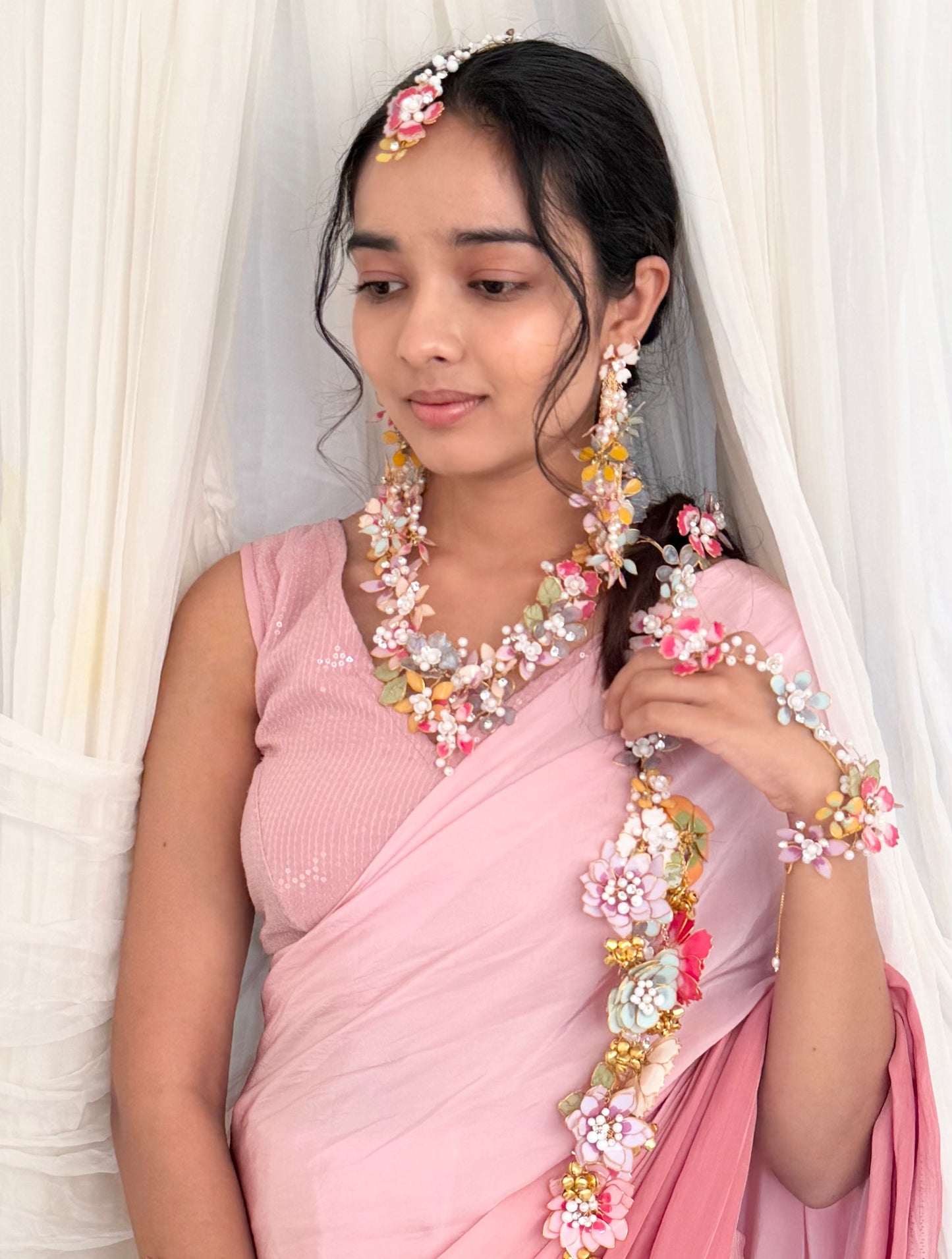 Glorina Floral Braid with Parandas
