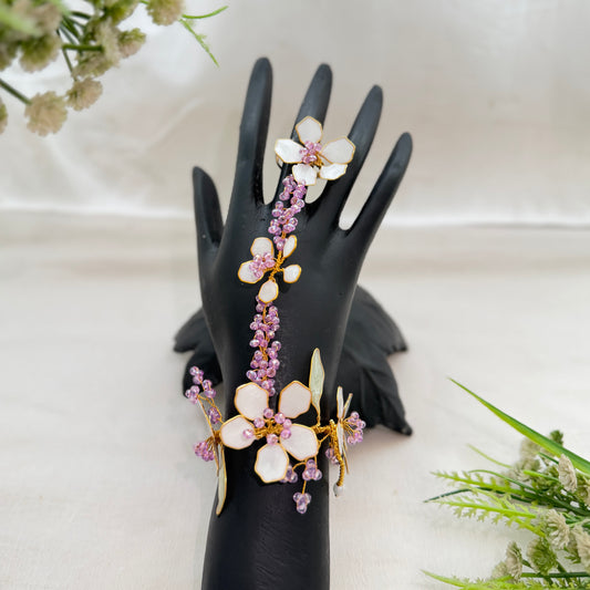 Taisia hand Harness
