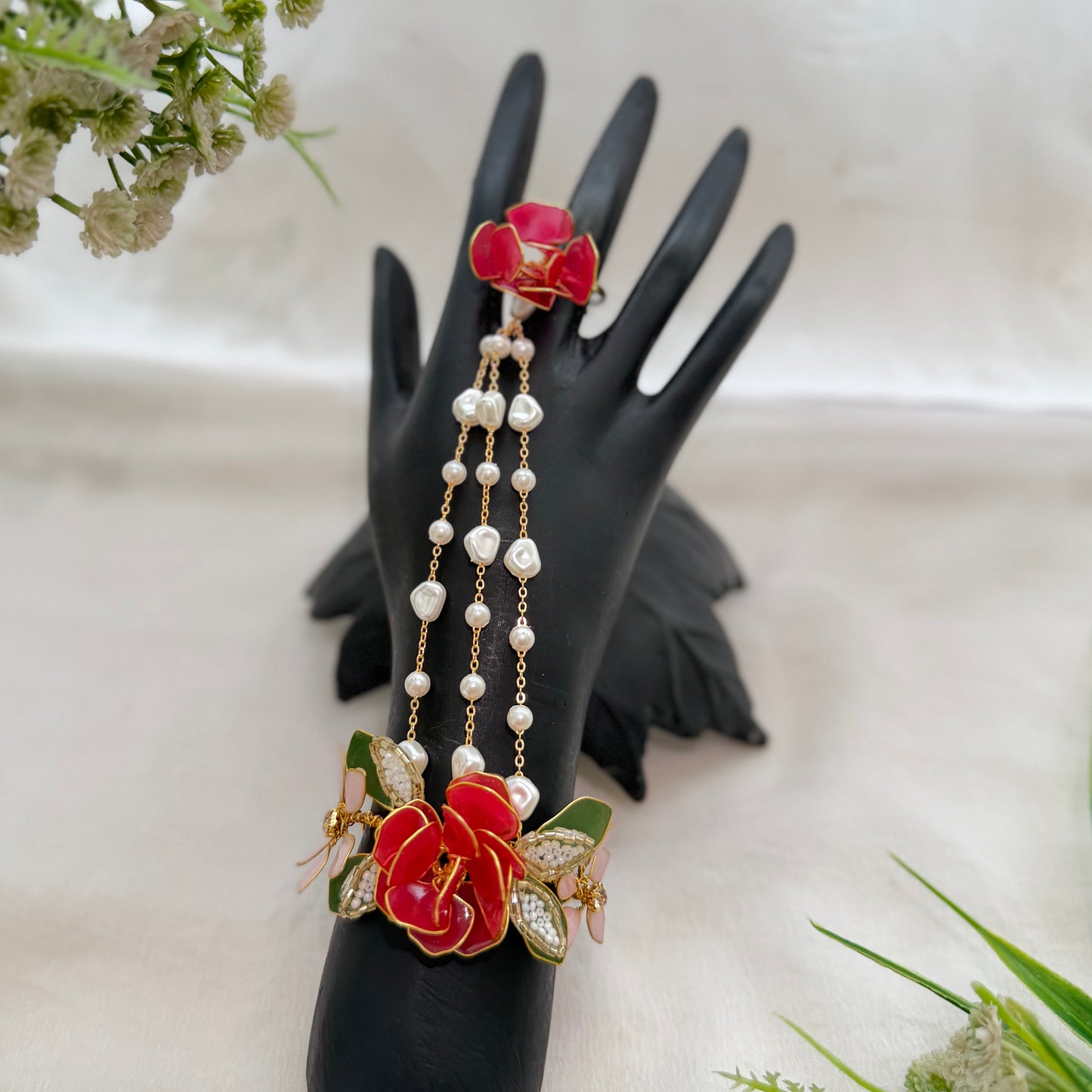 Roza hand Harness