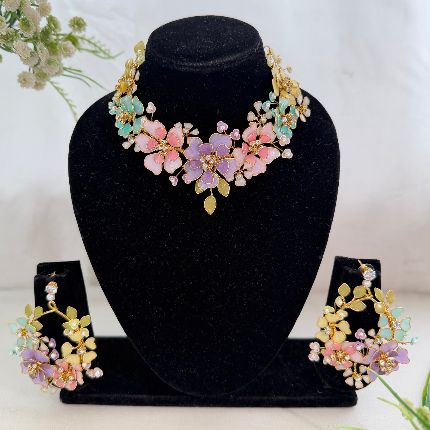 Vanya Necklace & earrings