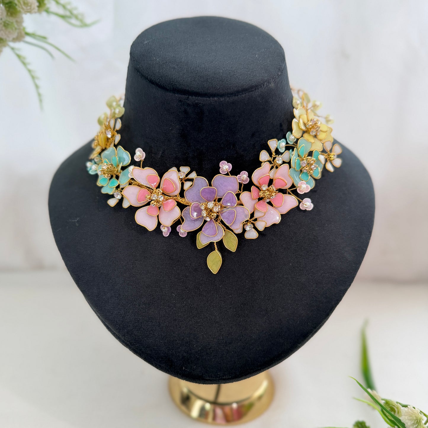 Vanya Necklace & earrings