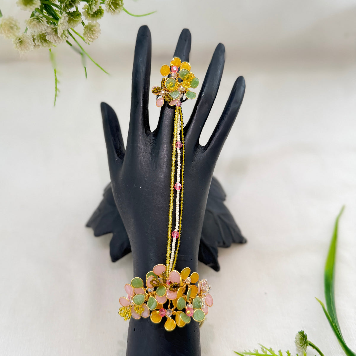 Riley Hand Harness