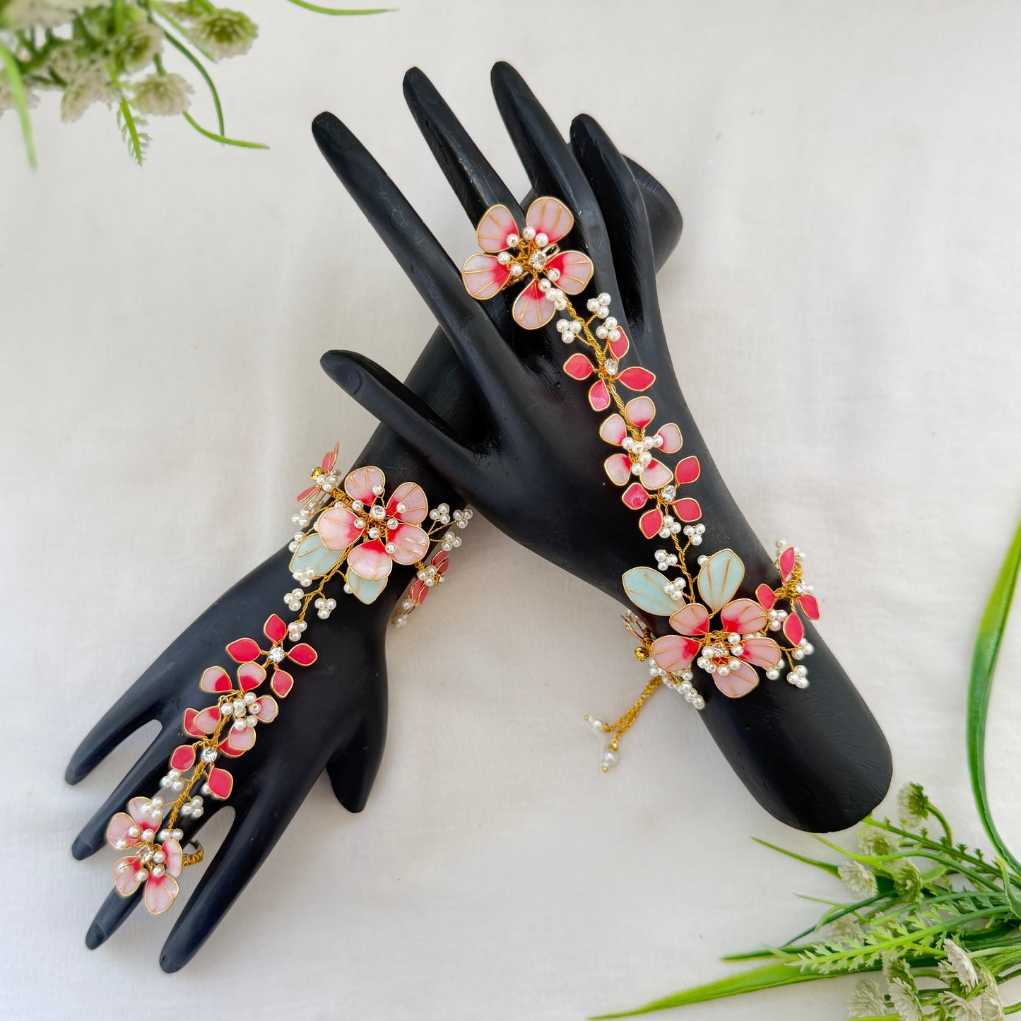 Elvira hand Harness