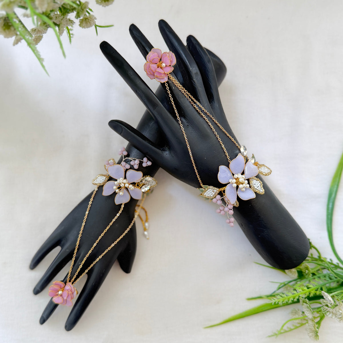 Rosaline hand Harness