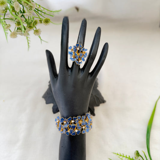 BlueBelle Handcuffs & Ring