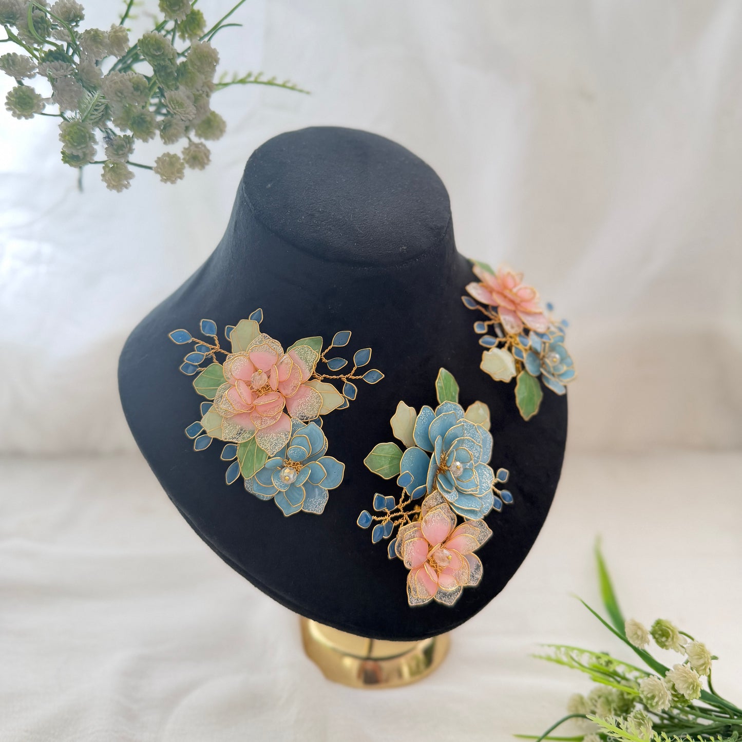 Rozzy Hair Broaches